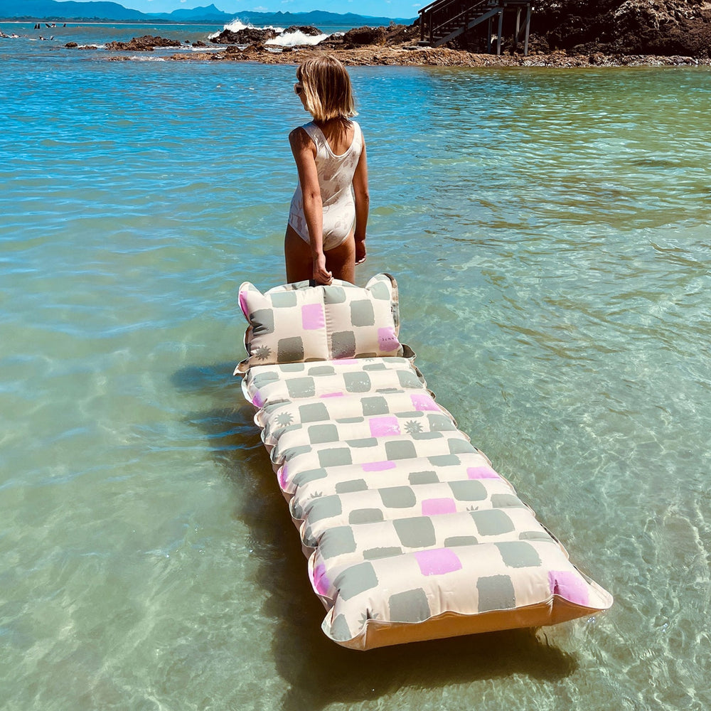 Checkerboard pool float