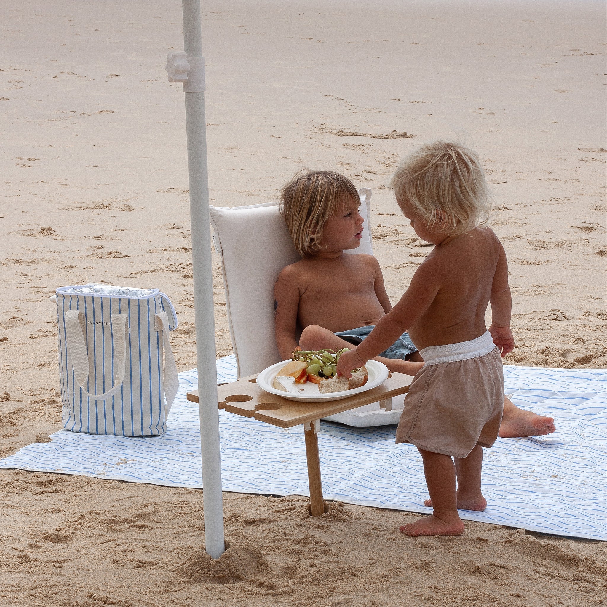 Beach and Picnic Blanket | Le Weekend Mid Blue-Cream